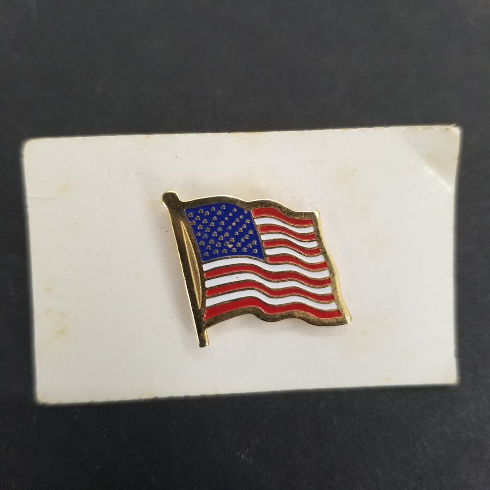 Vintage Enamel USA American Flag Golden Metal Brooch Costume Jewelry lapel pin